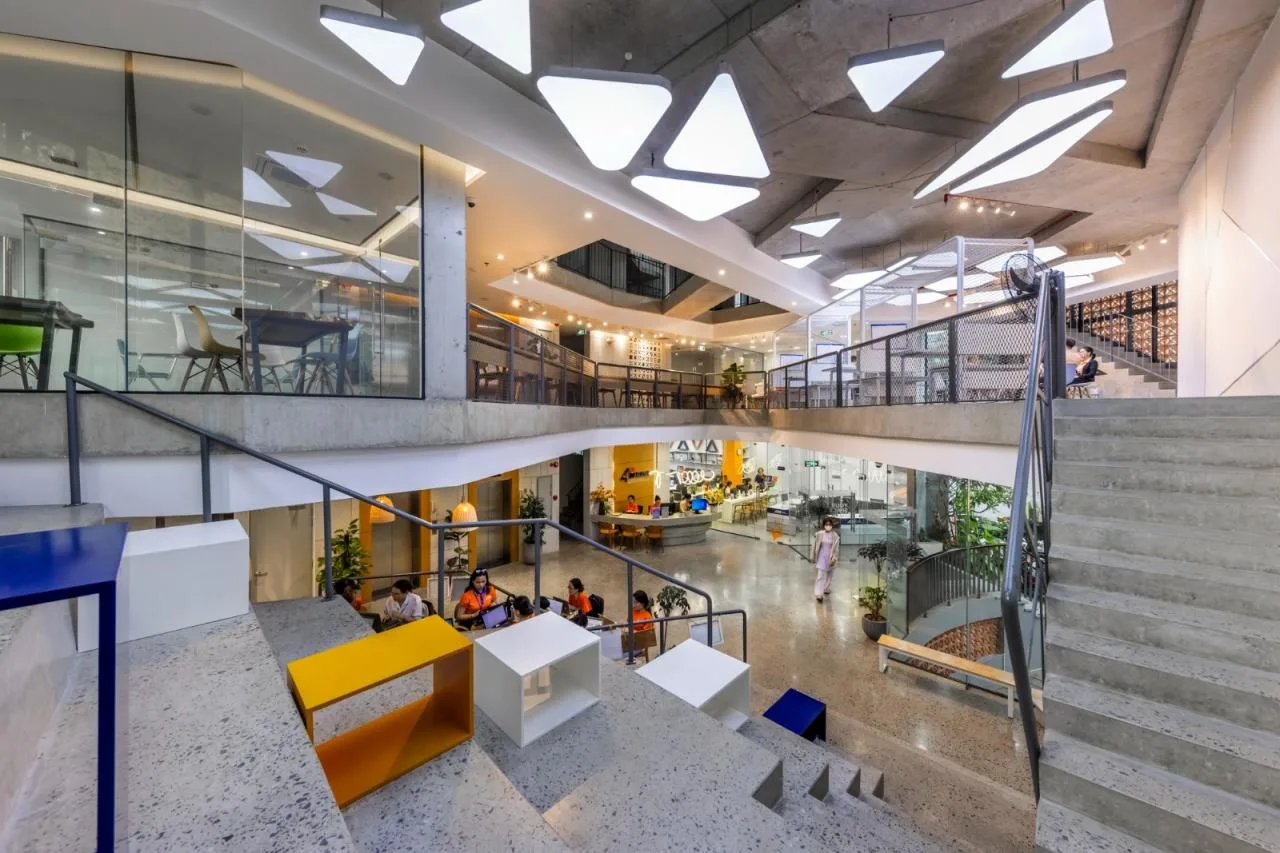BIM Architecture | AEC 4B Foreign Language Education Center/Ho Khue Architects