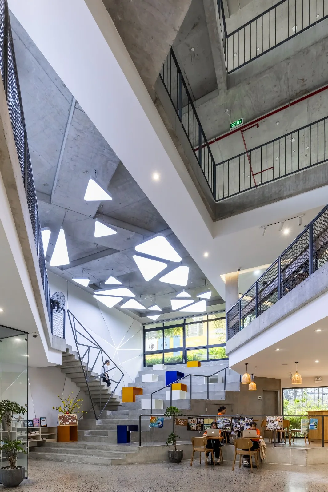 BIM Architecture | AEC 4B Foreign Language Education Center/Ho Khue Architects