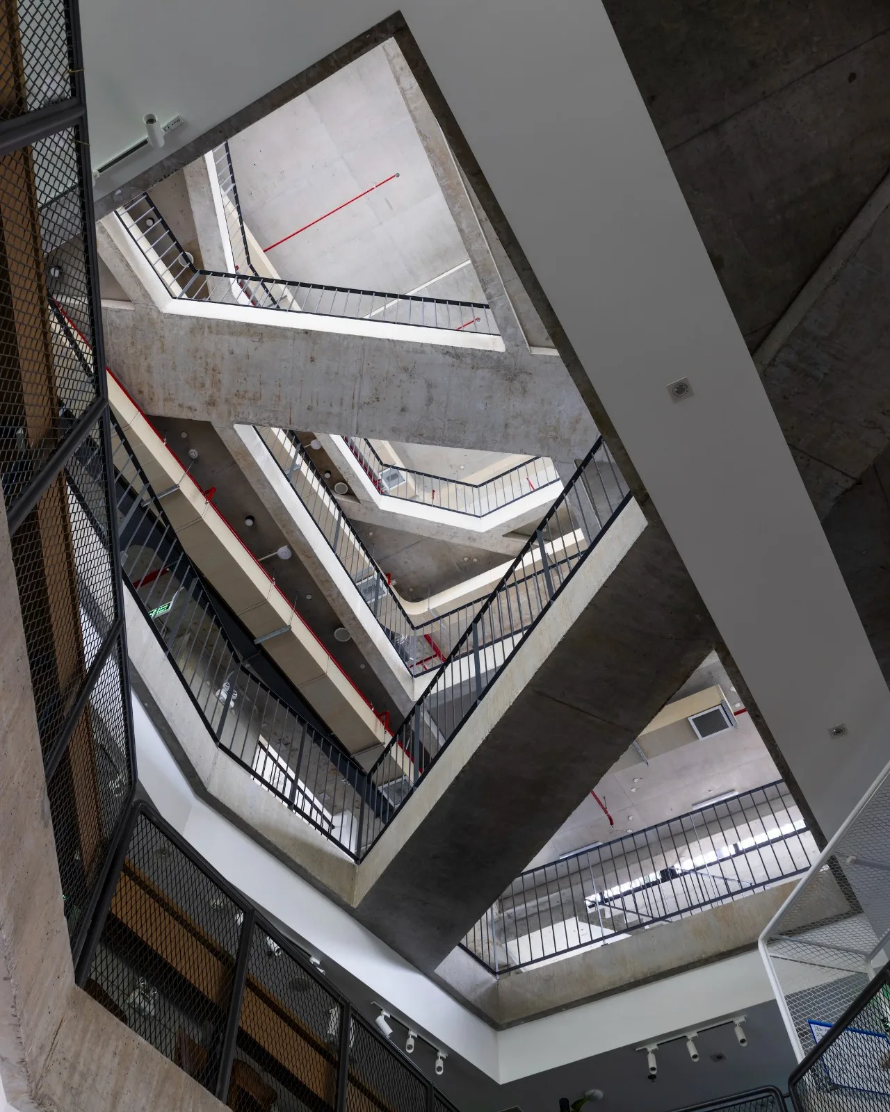 BIM Architecture | AEC 4B Foreign Language Education Center/Ho Khue Architects