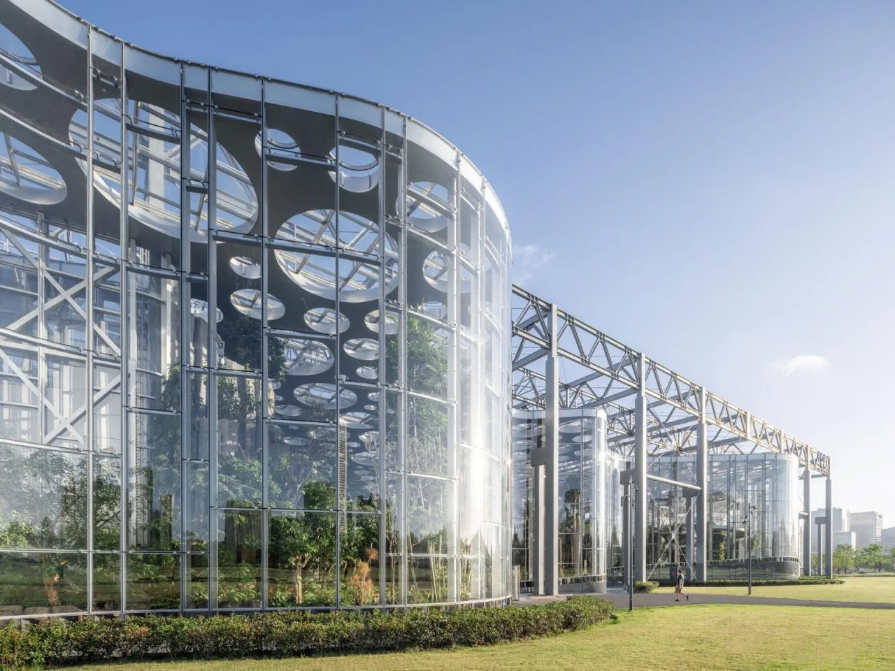 BIM Architecture | Shanghai version of 'Crazy Botanical Garden', Asia's largest greenhouse garden/Delugan Meissl Associated Architects