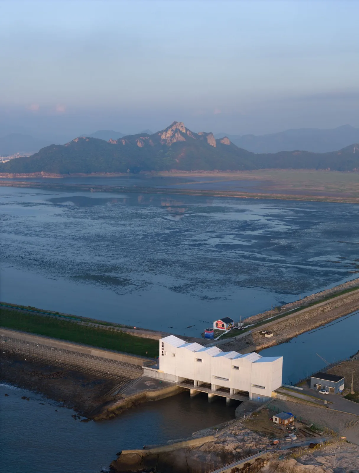 BIM Architecture | The Boundary of Mountains and Seas - Xiangshan Rice Bucket Camp Landscape Lock Renovation/MARS Planet Architecture
