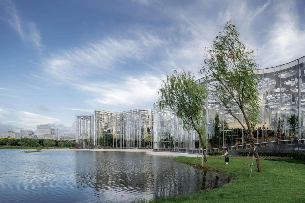 BIM Architecture | Shanghai version of 'Crazy Botanical Garden', Asia's largest greenhouse garden/Delugan Meissl Associated Architects