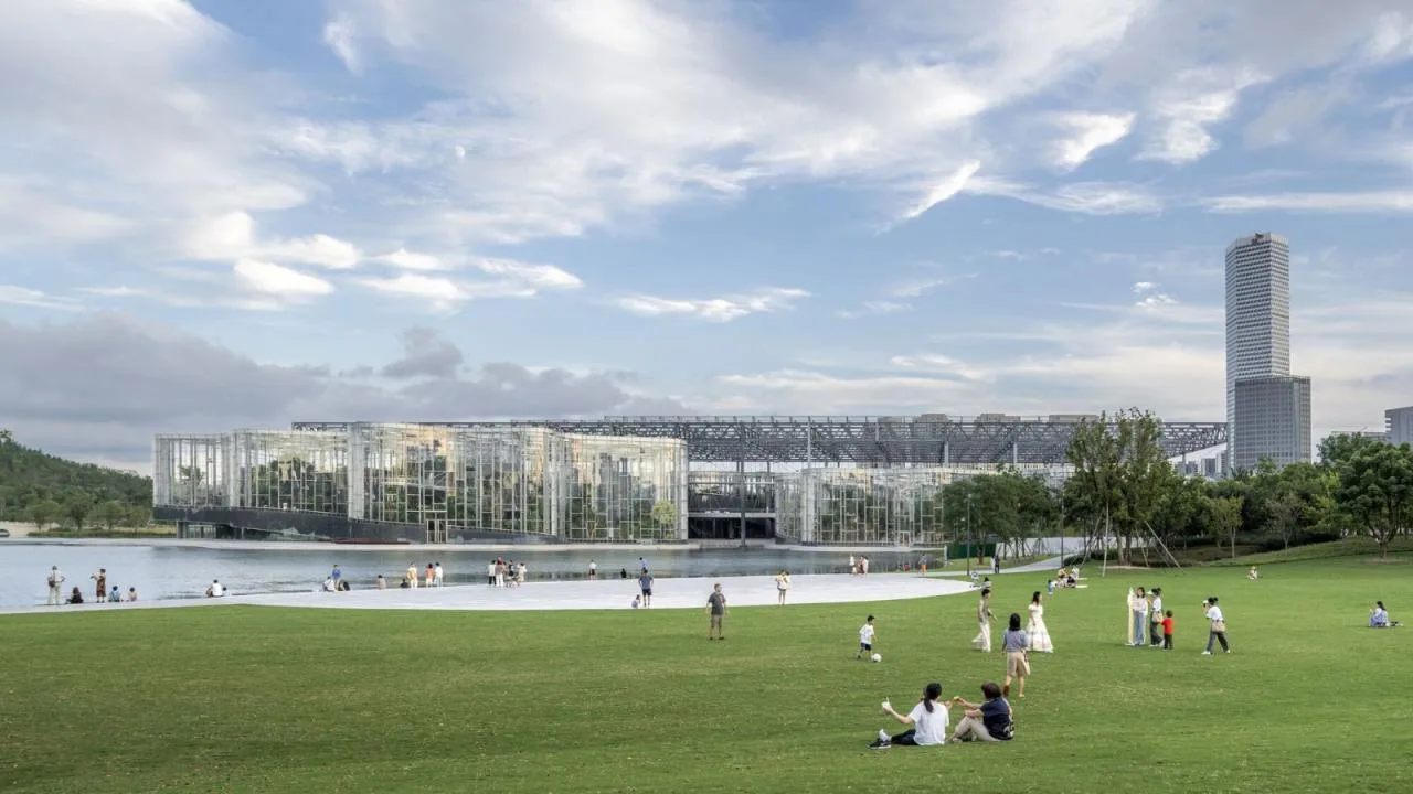 BIM Architecture | Shanghai version of 'Crazy Botanical Garden', Asia's largest greenhouse garden/Delugan Meissl Associated Architects