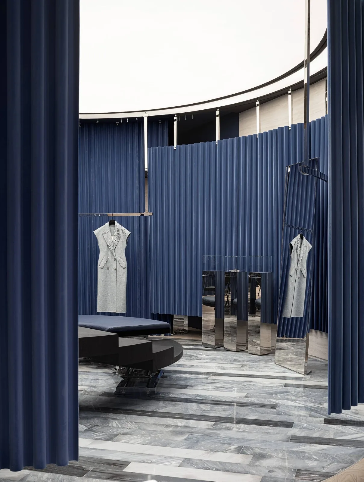 BIM Architecture | MITHRIDETE's New Boutique: The Sphere Centric Theater/SLT