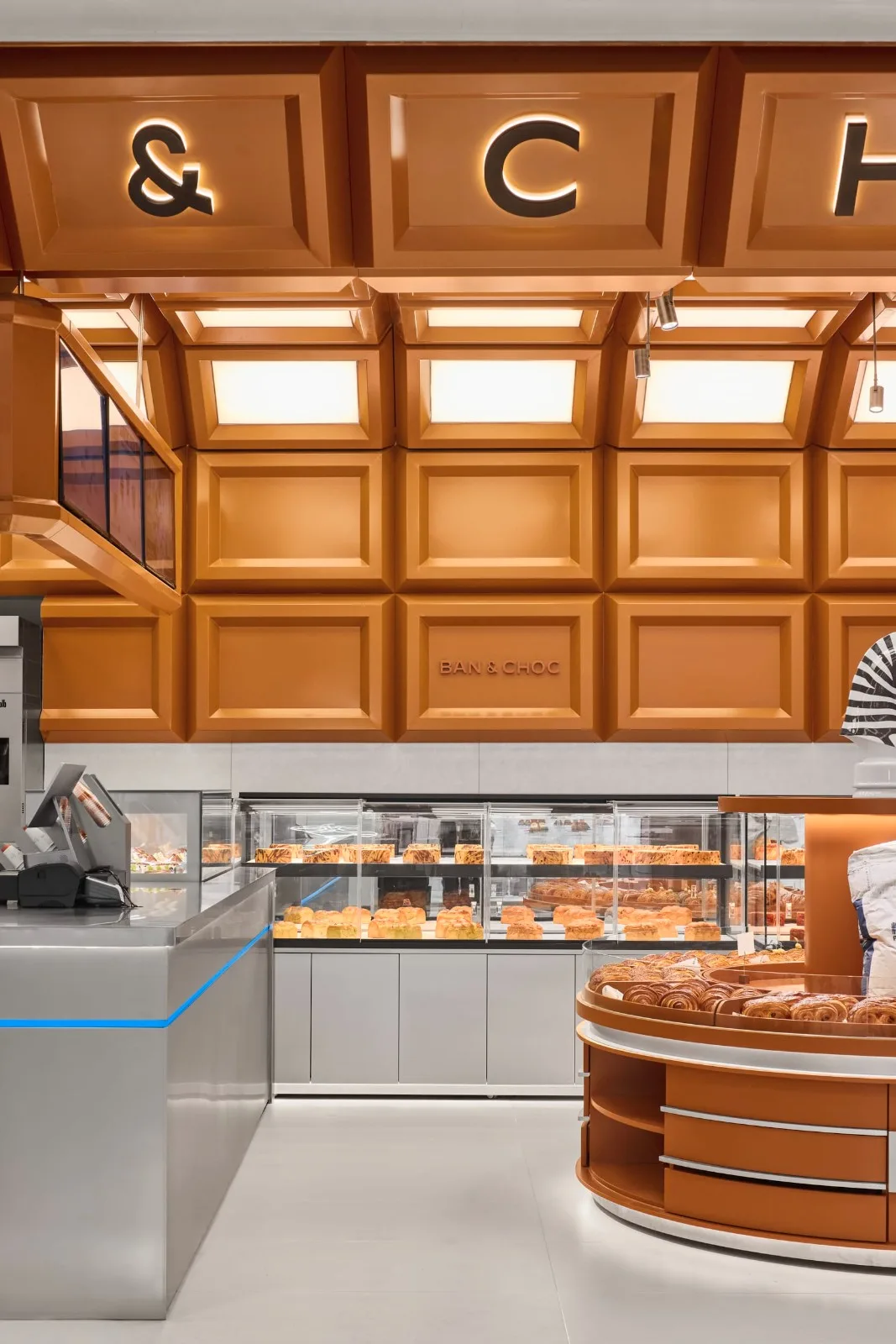 BIM Architecture | Zebra and Clever BAN& CHOC Shanghai Kaidelong Dream National First Store/WBS Interior and Exterior Studio