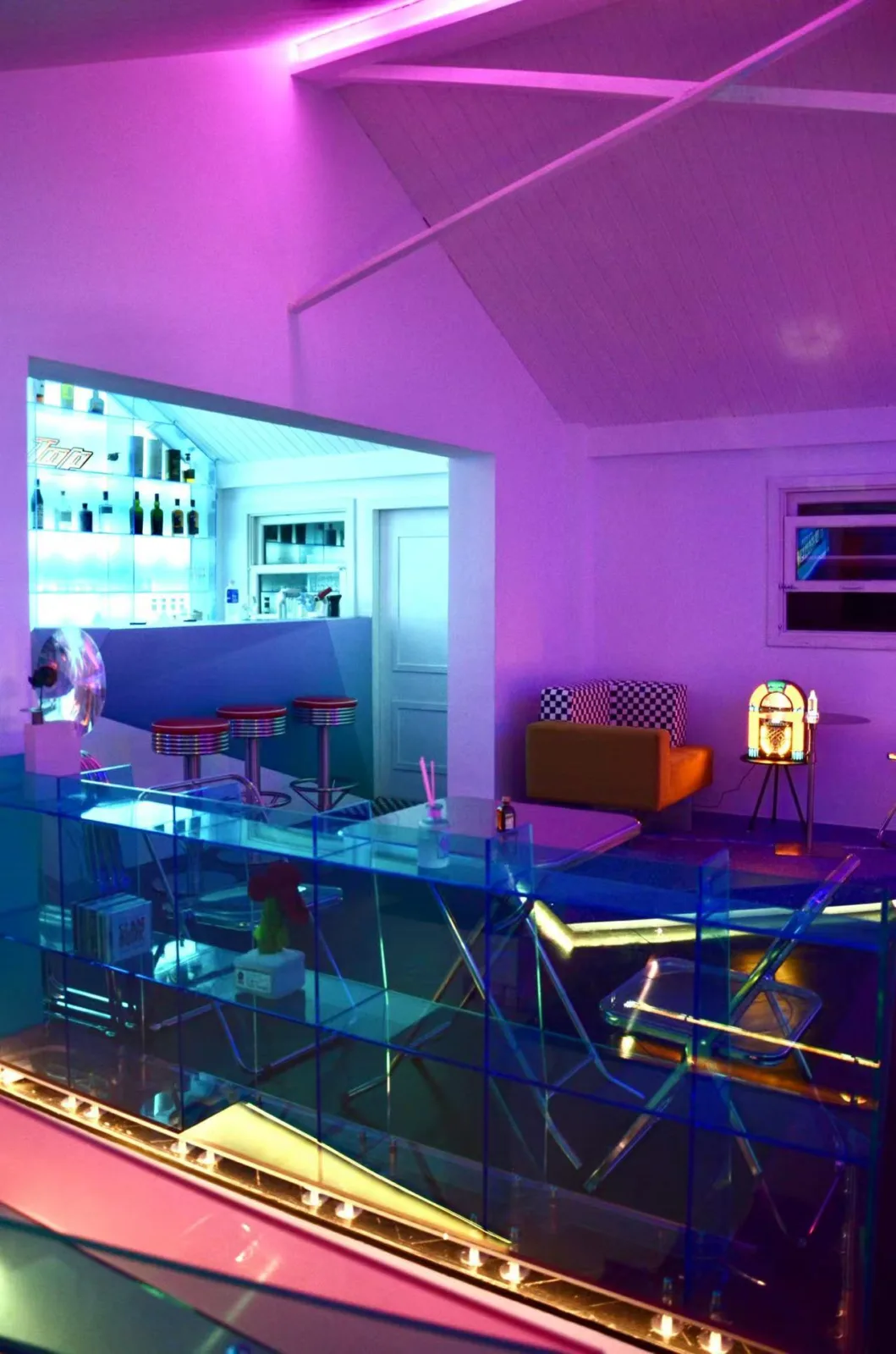 BIM Architecture | On Top Steam Wave Bar and Buying Shop: Integrating Art and Space/MiHei Architecture
