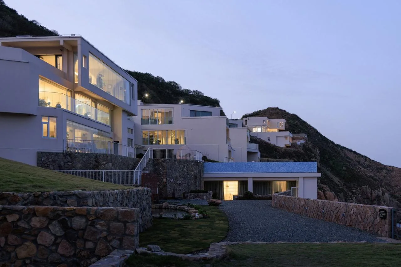 BIM Architecture | Shengsi Xihui Cliff Hotel/Yifeng Architecture