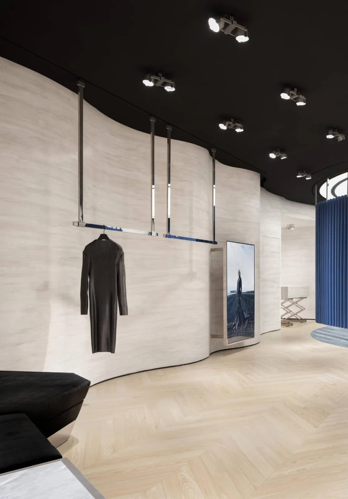 BIM Architecture | MITHRIDETE's New Boutique: The Sphere Centric Theater/SLT