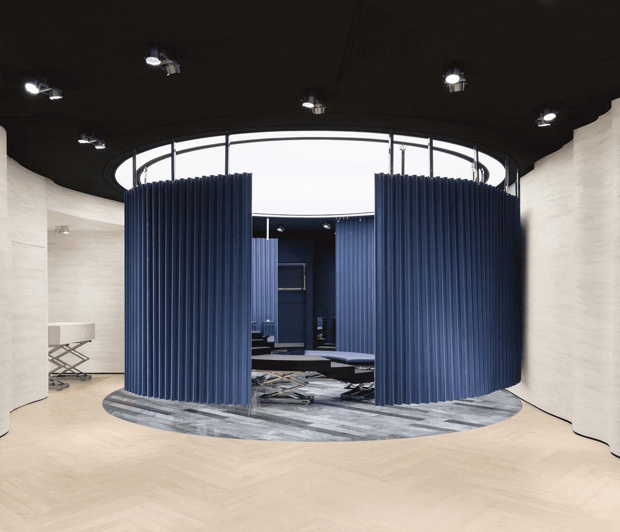 BIM Architecture | MITHRIDETE's New Boutique: The Sphere Centric Theater/SLT