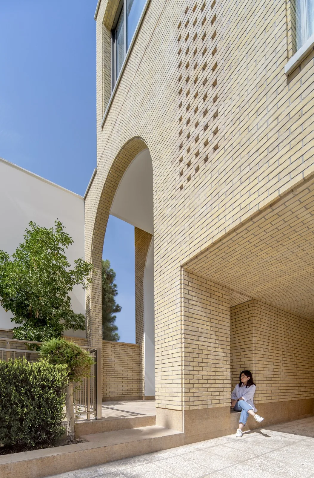 BIM Architecture | 2 IVANs, 2 Houses/HAMAAN Studio