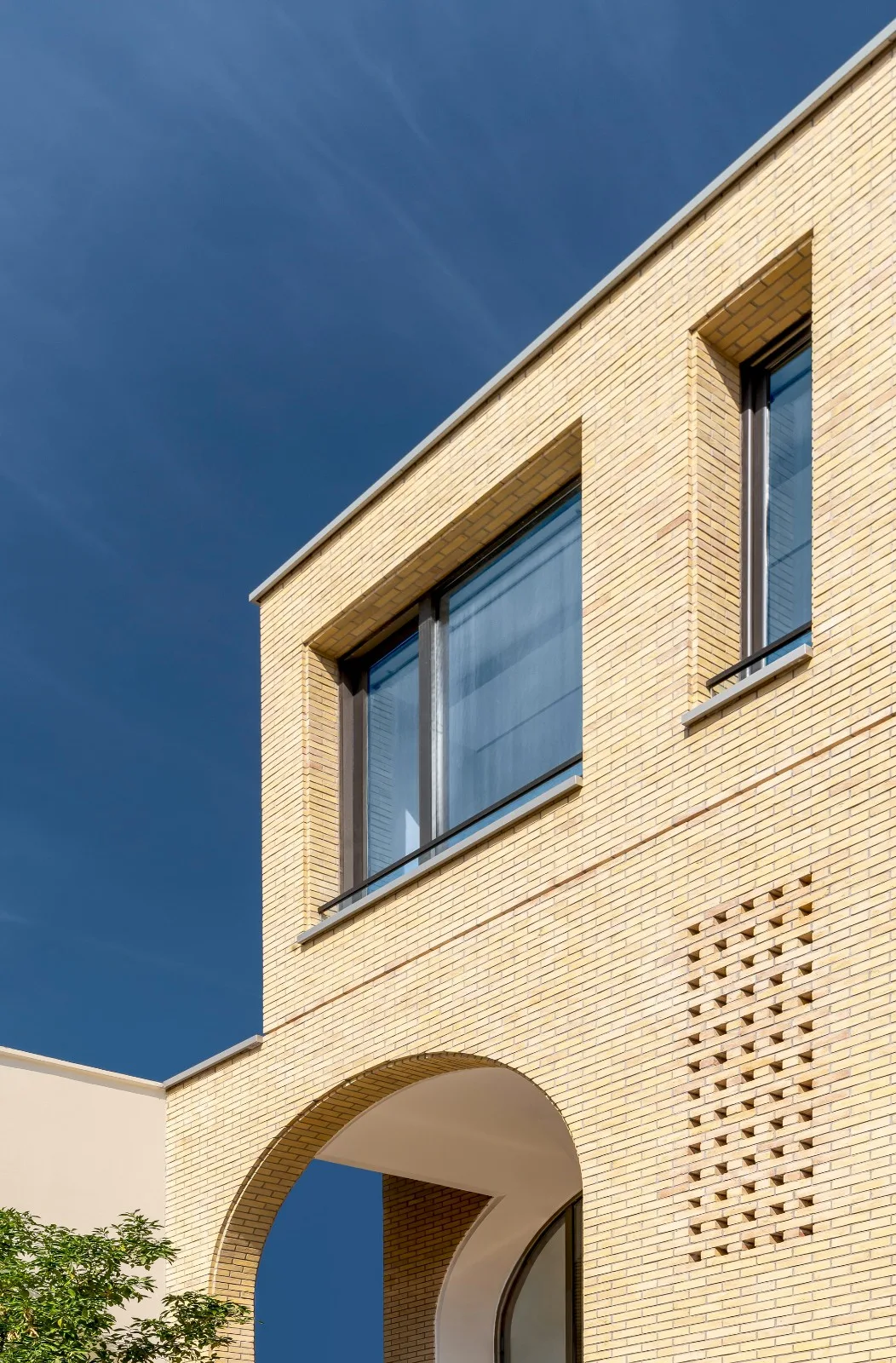 BIM Architecture | 2 IVANs, 2 Houses/HAMAAN Studio