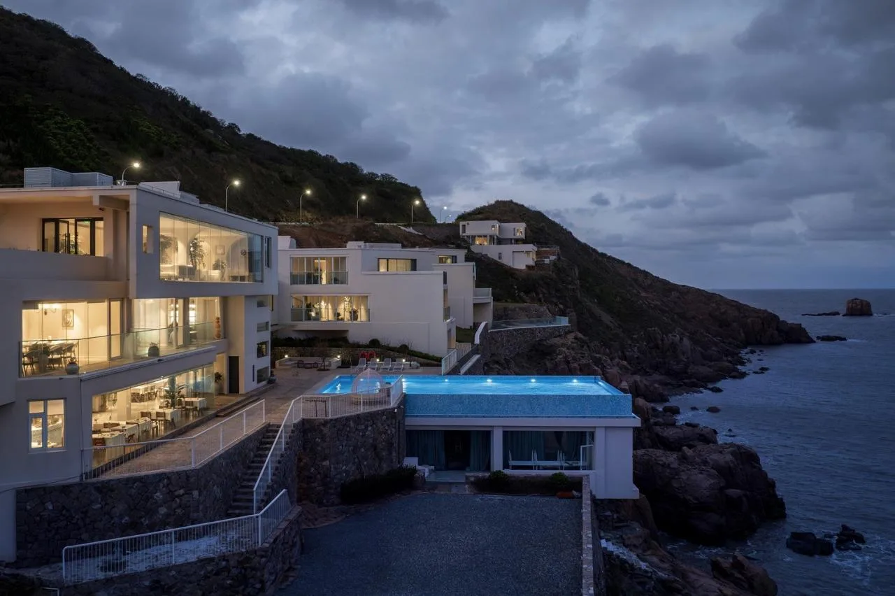 BIM Architecture | Shengsi Xihui Cliff Hotel/Yifeng Architecture