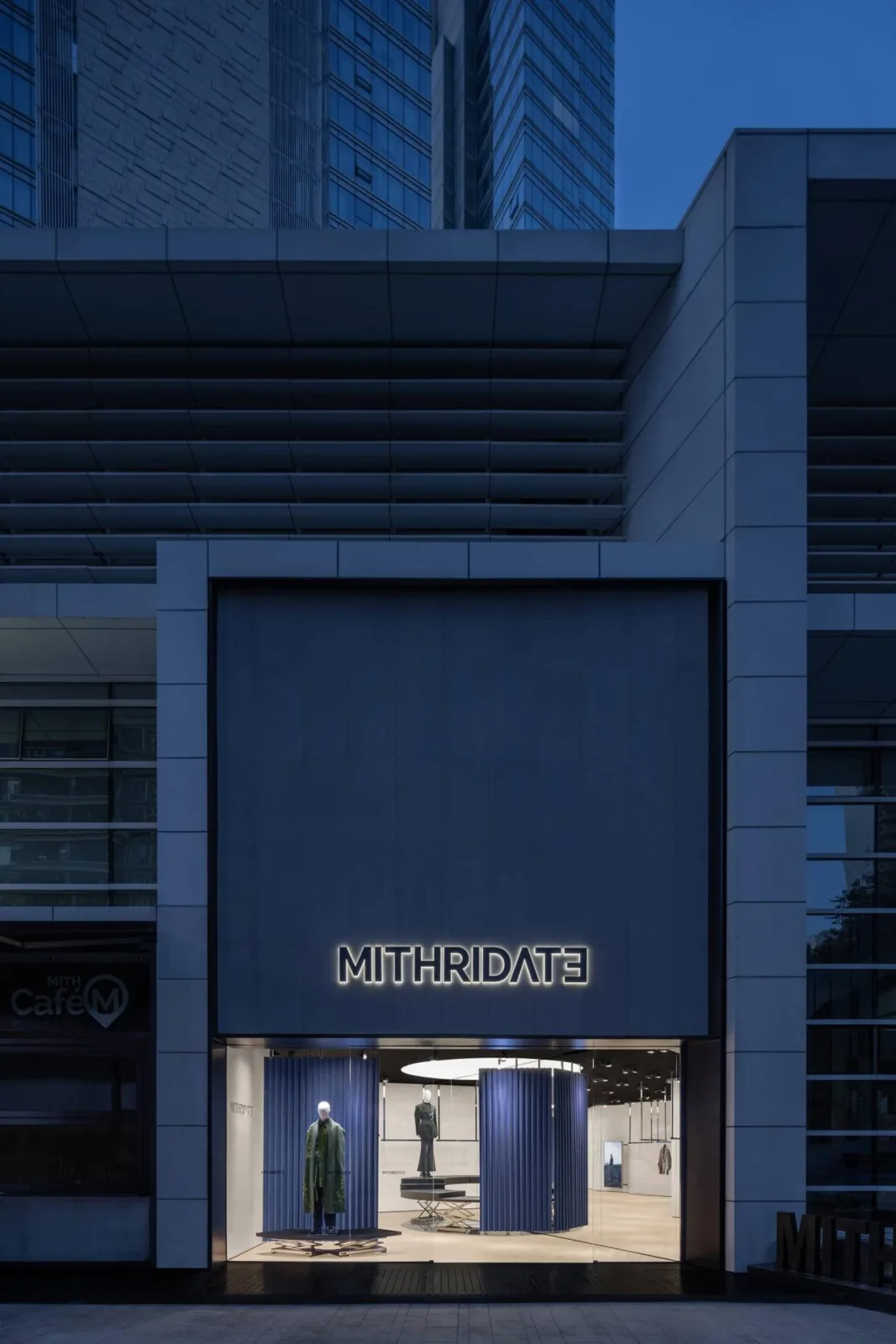 BIM Architecture | MITHRIDETE's New Boutique: The Sphere Centric Theater/SLT
