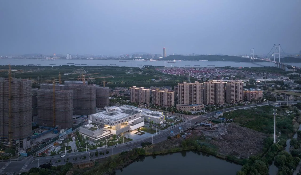 BIM Architecture | Changyang Neighborhood Center in Jingjiang Binjiang New City/Zhong Huaying Studio at Nanjing University of Architecture