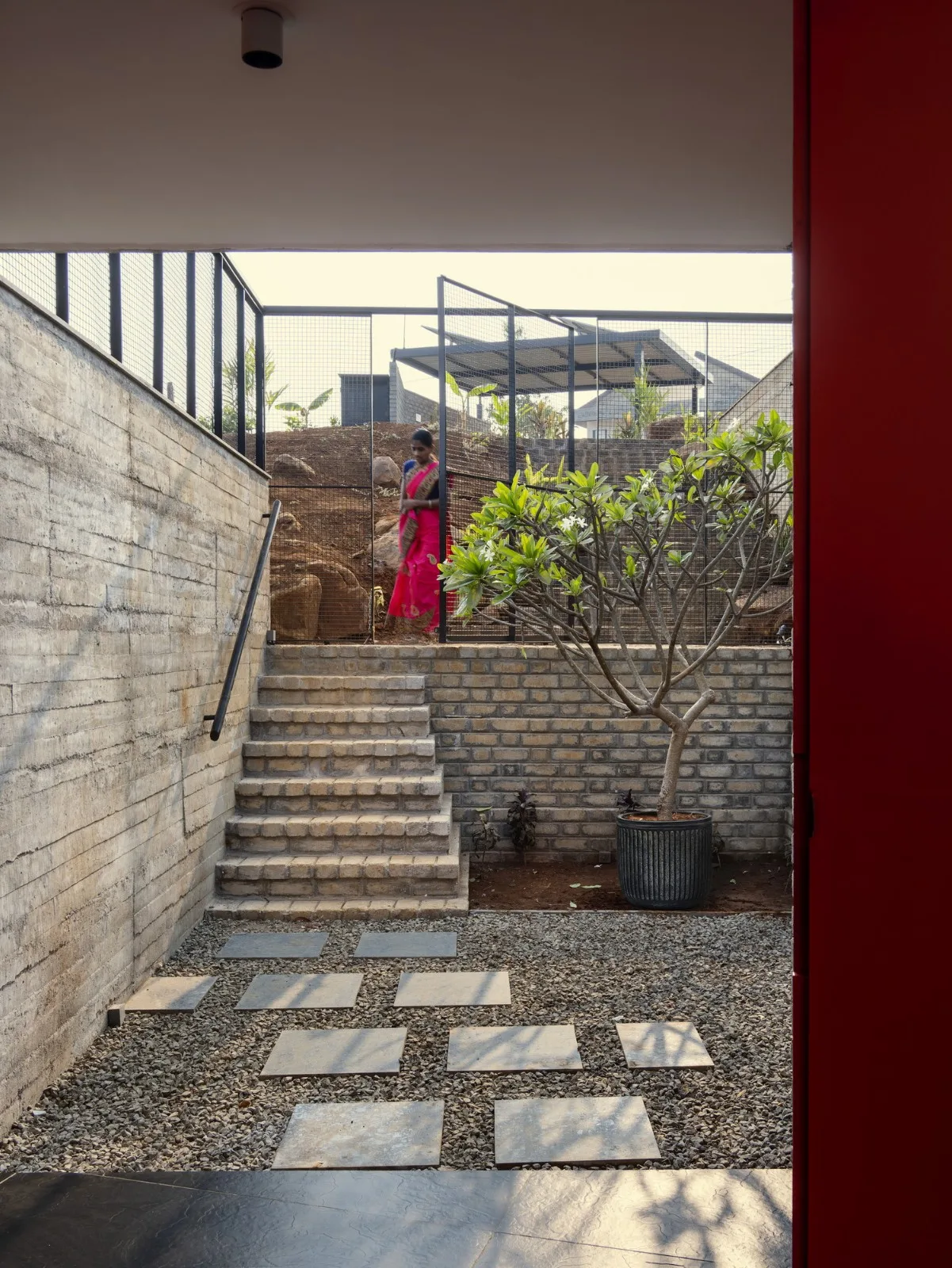 BIM Architecture | Sloping House/Red Brick Studio