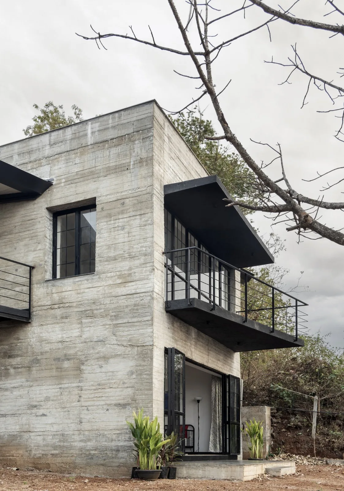 BIM Architecture | Sloping House/Red Brick Studio