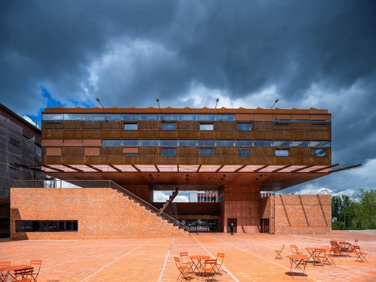 BIM Architecture | Pardubice GAMPA, Sf é ra Building Complex and Automation Plant Public Space/Š e pka Architekti