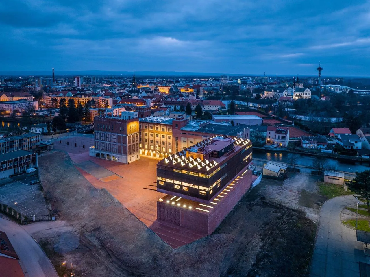BIM Architecture | Pardubice GAMPA, Sf é ra Building Complex and Automation Plant Public Space/Š e pka Architekti