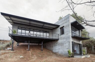 BIM Architecture: Designing the Sloping House by Red Brick Studio-BIM WORLD