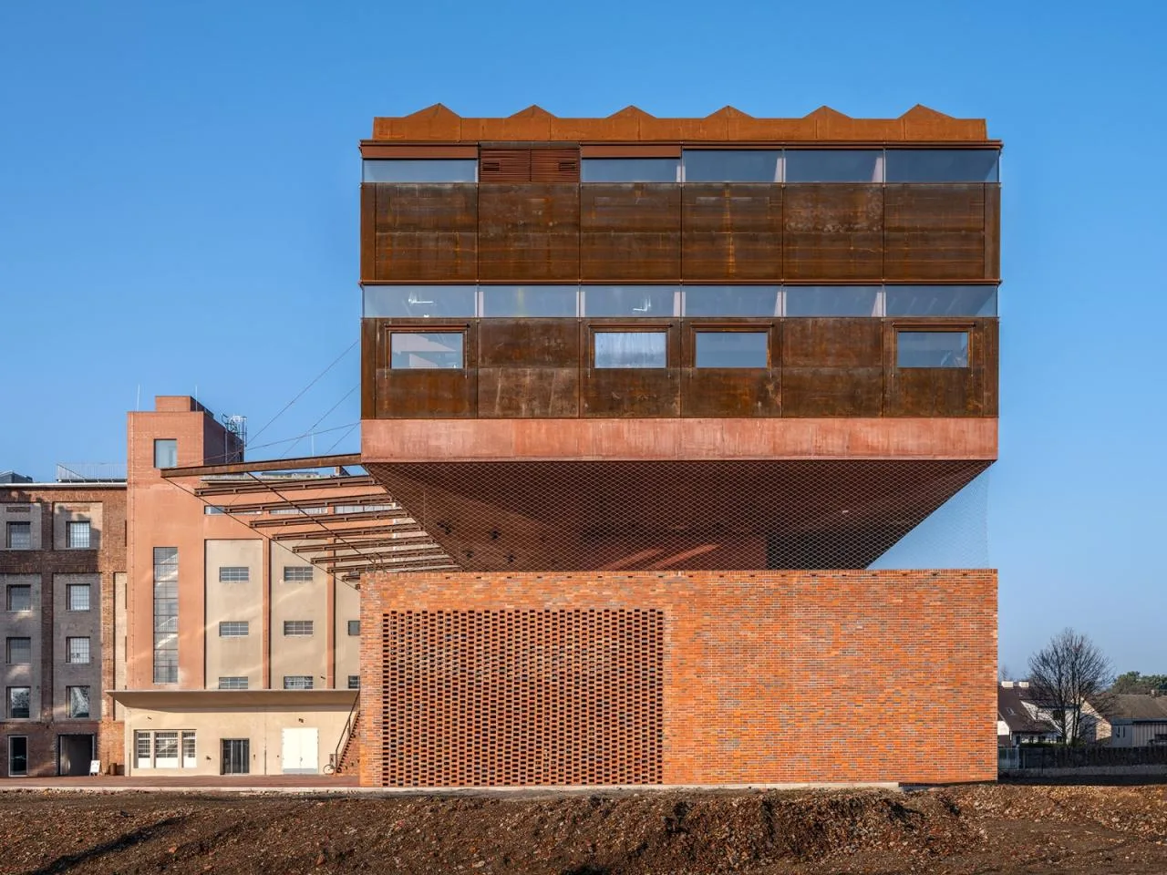 BIM Architecture | Pardubice GAMPA, Sf é ra Building Complex and Automation Plant Public Space/Š e pka Architekti