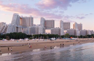 BIM Architecture: Completion of Qinhuangdao Haibitai Phase II by Safdi Architectural Firm-BIM WORLD