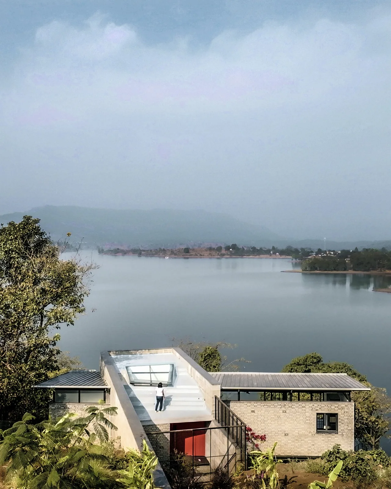 BIM Architecture | Sloping House/Red Brick Studio