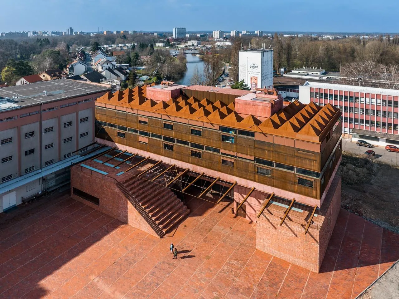 BIM Architecture | Pardubice GAMPA, Sf é ra Building Complex and Automation Plant Public Space/Š e pka Architekti