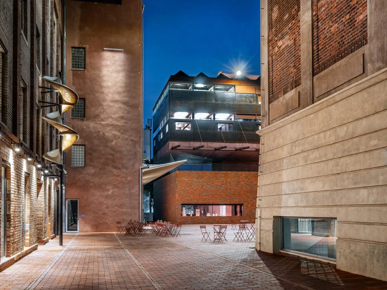 BIM Architecture | Pardubice GAMPA, Sf é ra Building Complex and Automation Plant Public Space/Š e pka Architekti