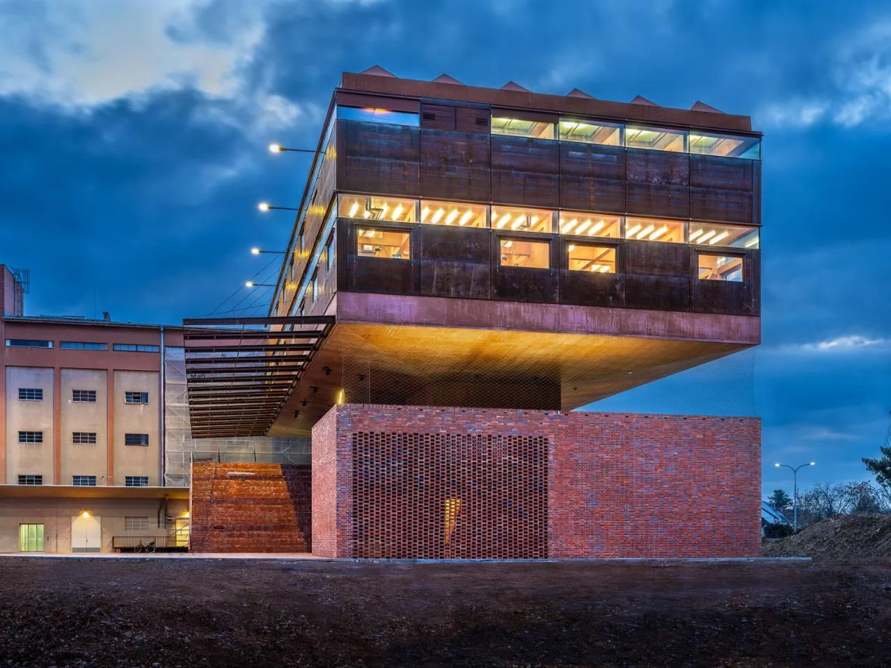 BIM Architecture | Pardubice GAMPA, Sf é ra Building Complex and Automation Plant Public Space/Š e pka Architekti