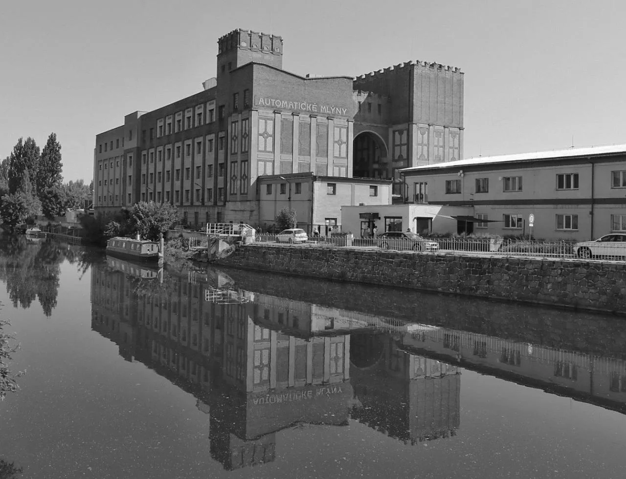 BIM Architecture | Pardubice GAMPA, Sf é ra Building Complex and Automation Plant Public Space/Š e pka Architekti