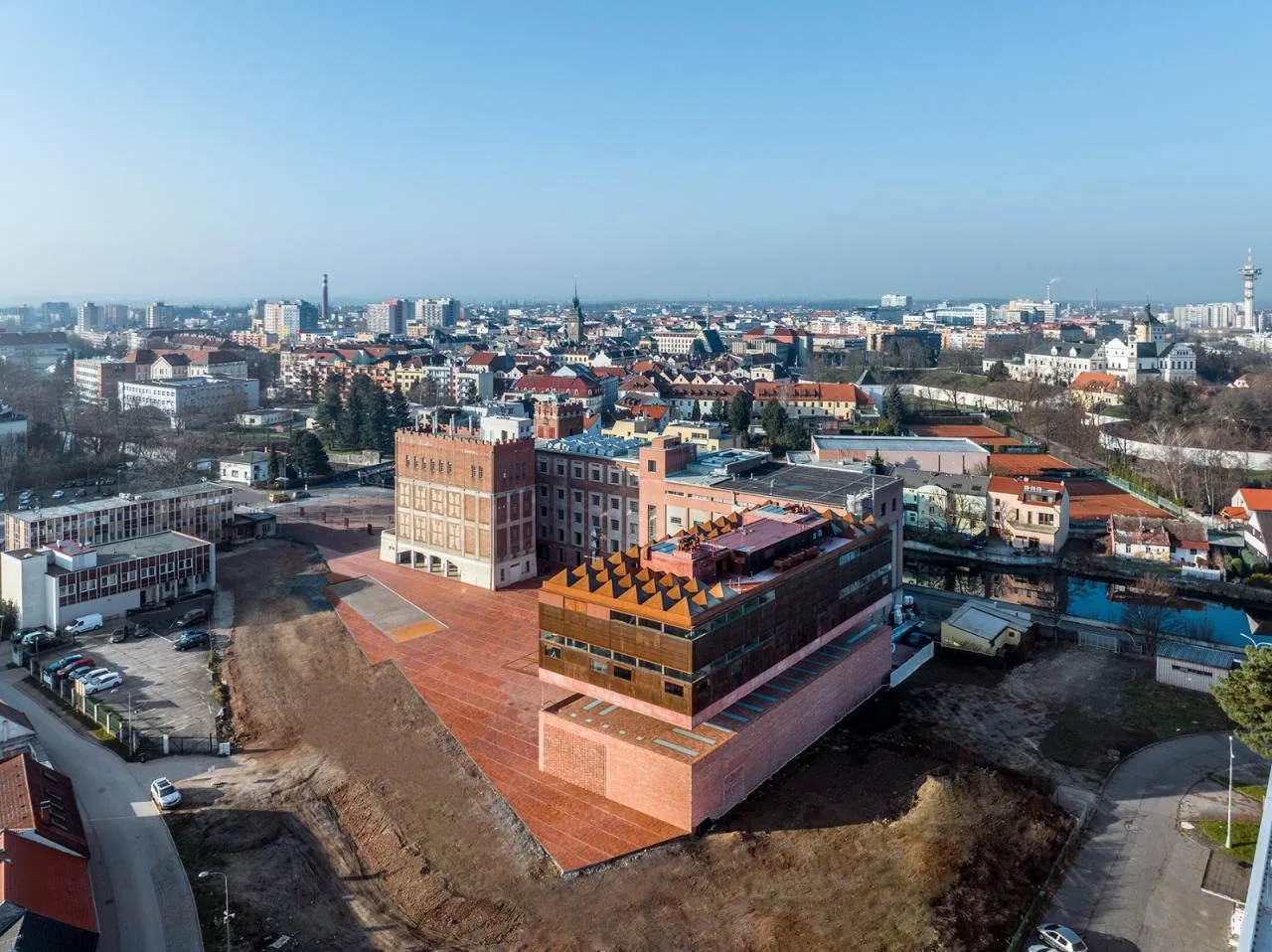 BIM Architecture | Pardubice GAMPA, Sf é ra Building Complex and Automation Plant Public Space/Š e pka Architekti