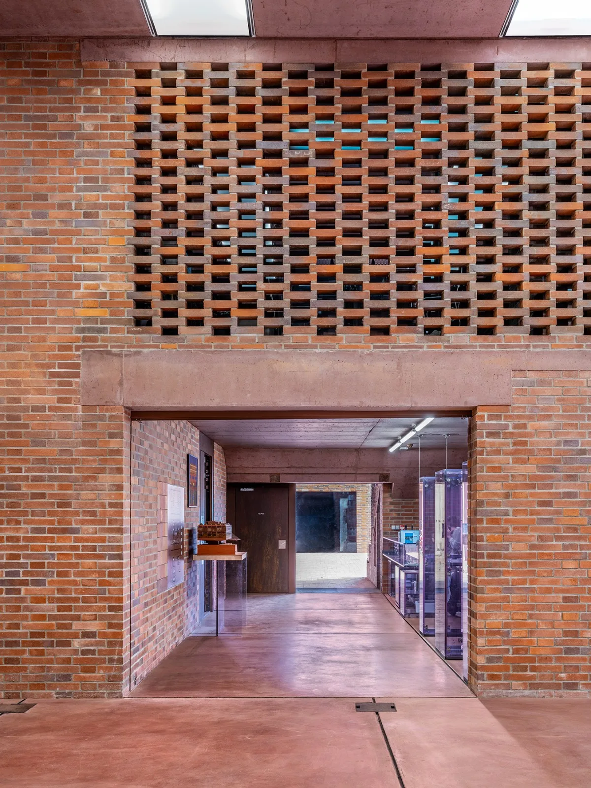 BIM Architecture | Pardubice GAMPA, Sf é ra Building Complex and Automation Plant Public Space/Š e pka Architekti
