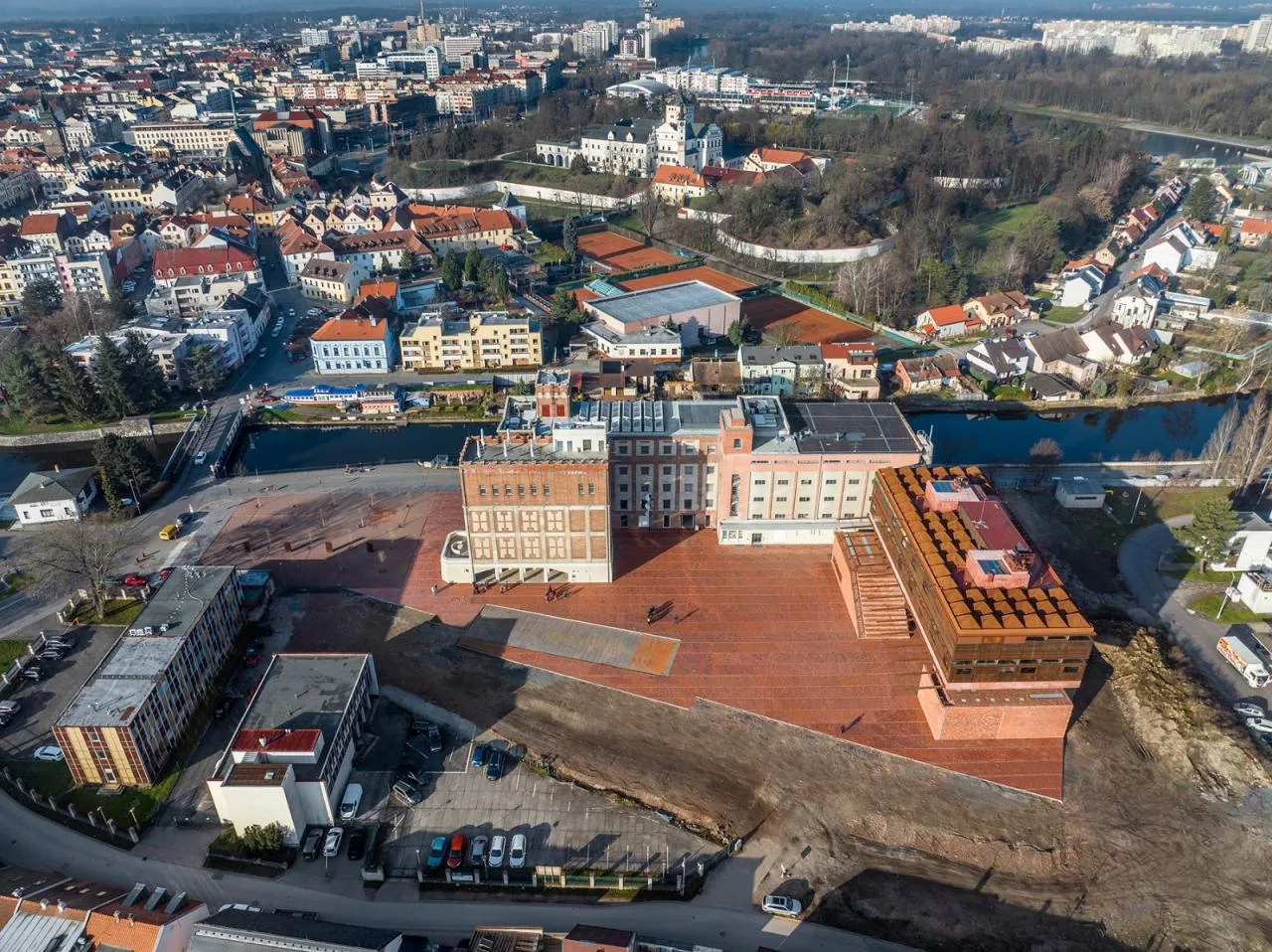 BIM Architecture | Pardubice GAMPA, Sf é ra Building Complex and Automation Plant Public Space/Š e pka Architekti