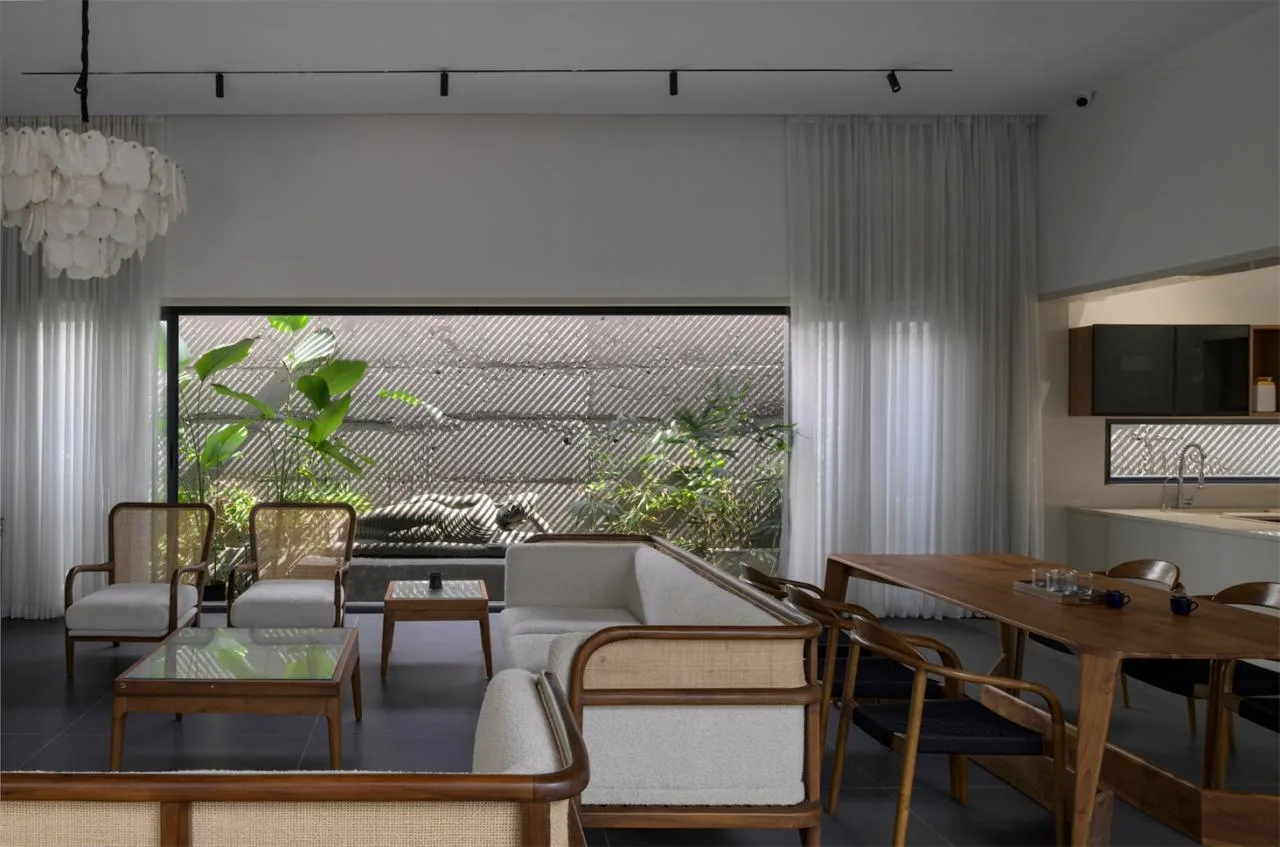 Red brick rural villa design that brings life closer to nature and blends tradition and modernity