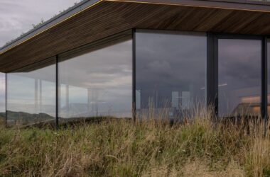A Coastal Vacation Home That Harmonizes with Sand Dunes and the Sea, Capturing Norway’s Natural Beauty-BIM WORLD