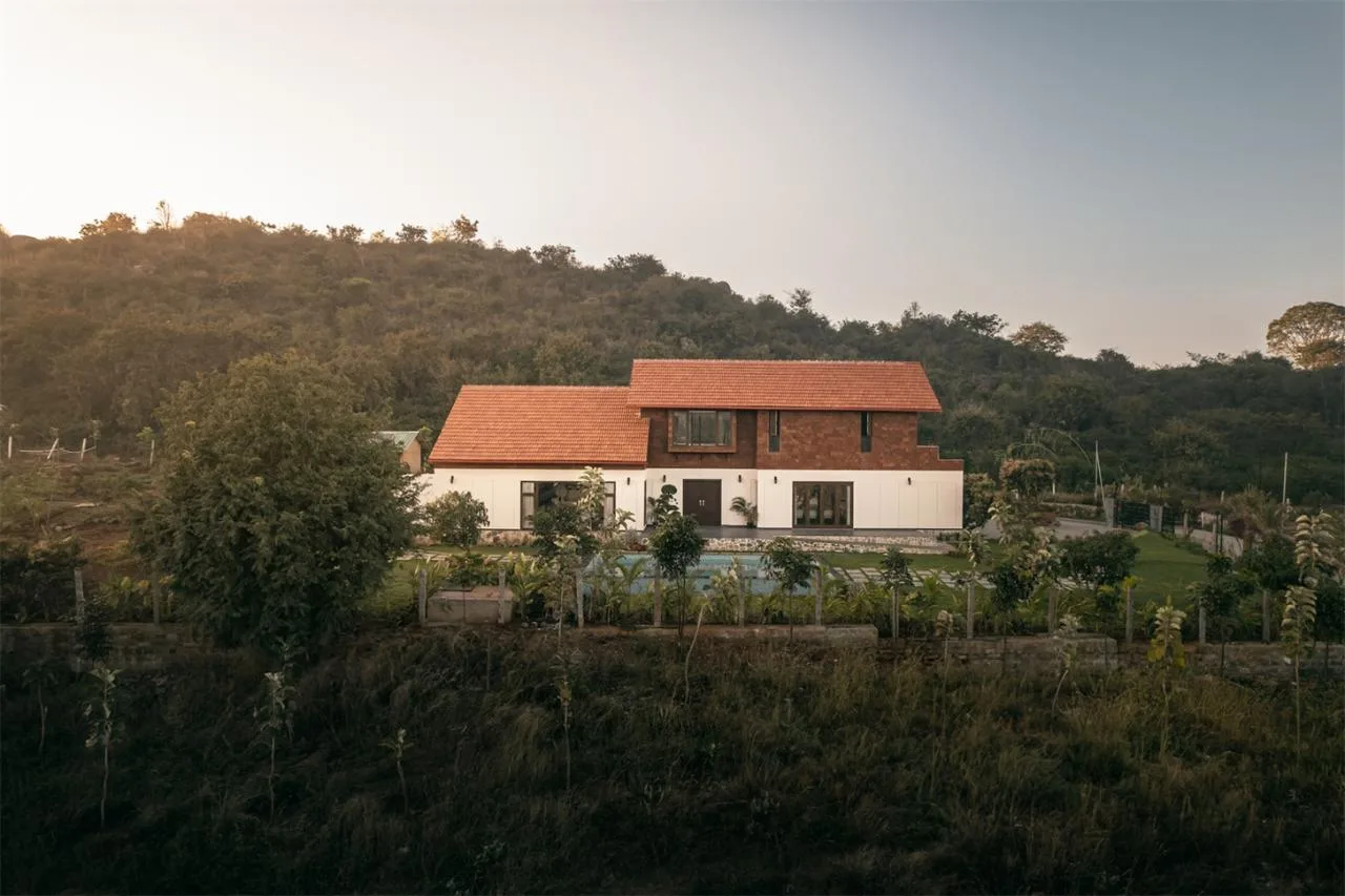 Villa design that responds to research on environmental climate materials and engages in a perfect dialogue with nature