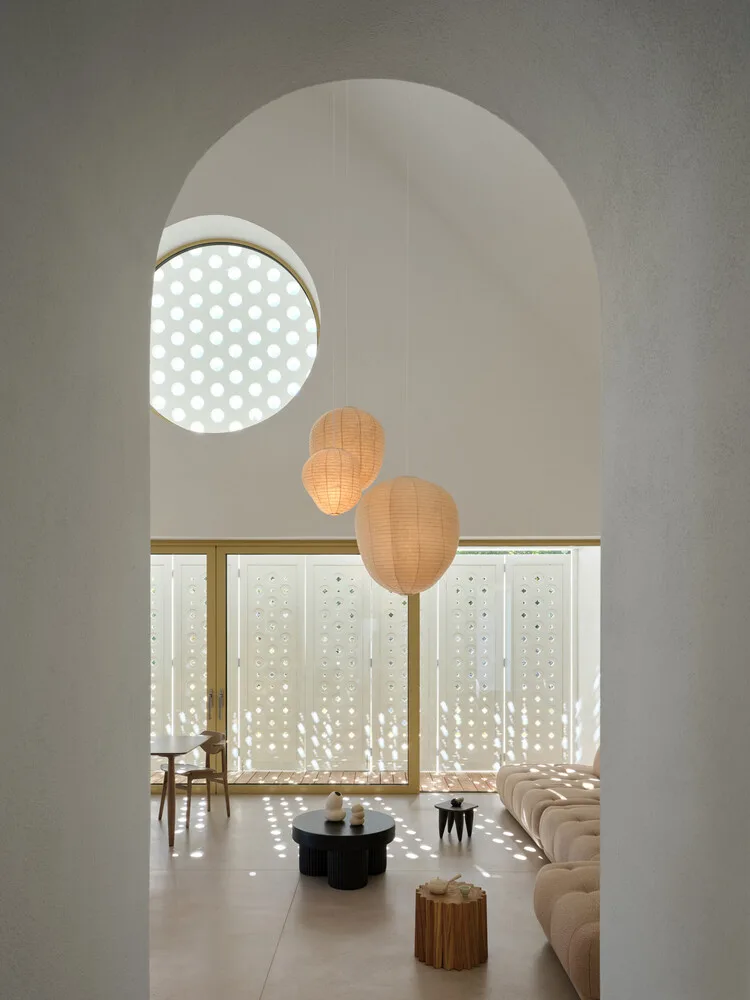 Tracing history and nature, paying tribute to the sacred atmosphere of Baroque and religious inspiration in residential design