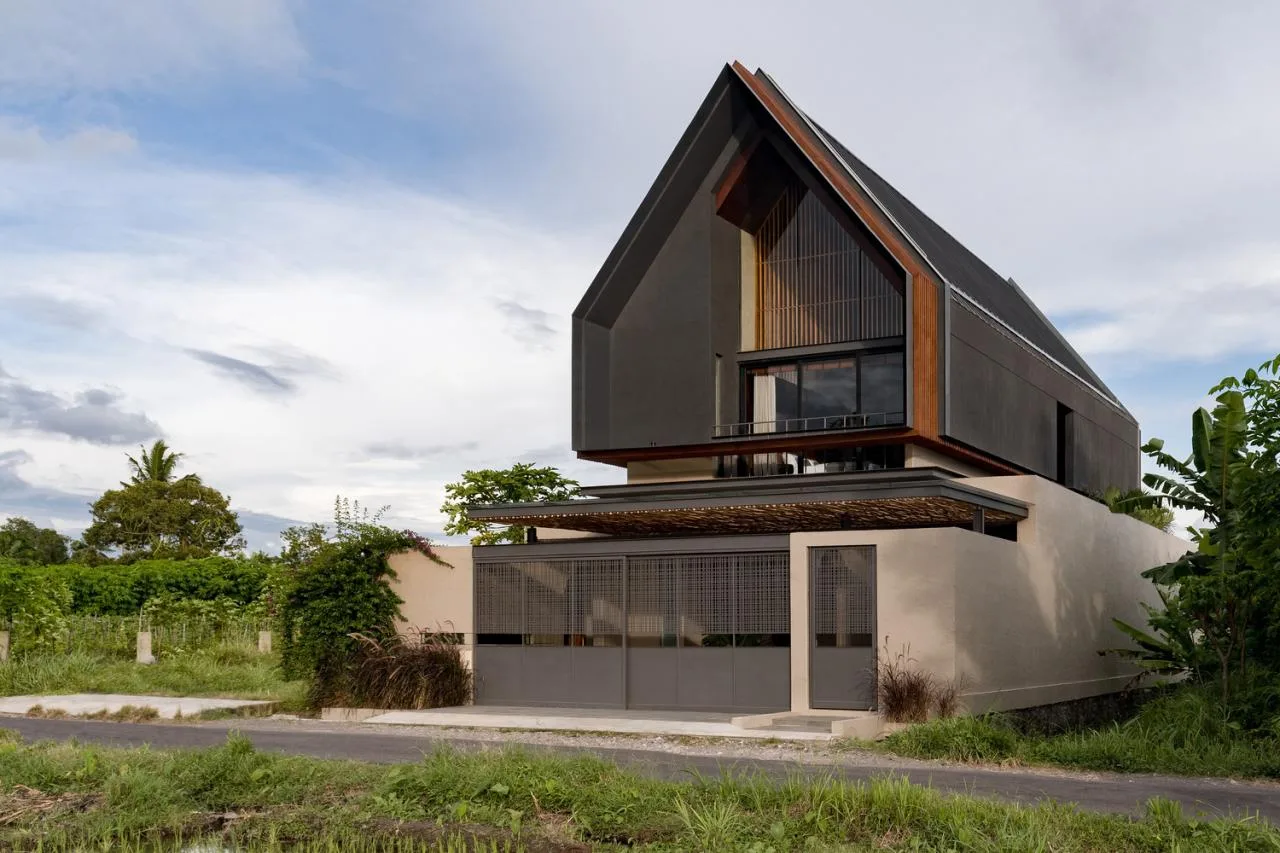 Energy saving luxury Wabi Sabi villa design that nourishes the body and mind in nature in tropical rainforests