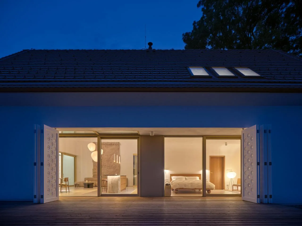 Tracing history and nature, paying tribute to the sacred atmosphere of Baroque and religious inspiration in residential design