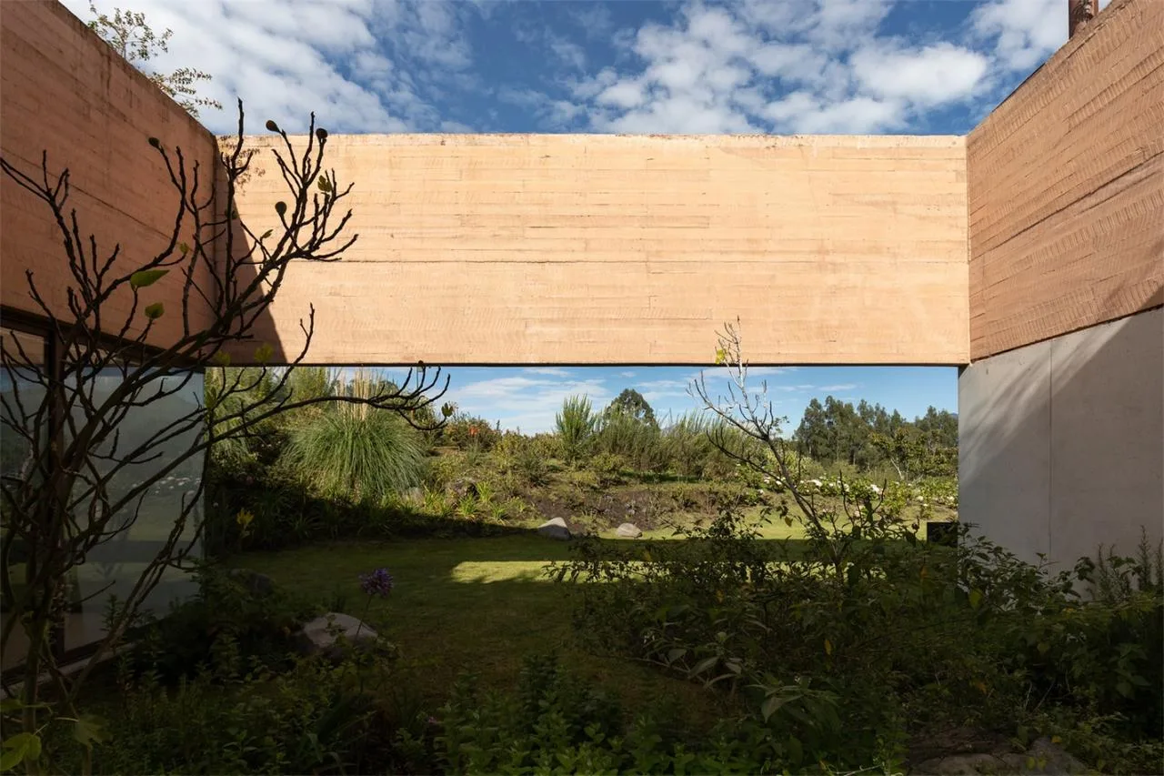 Villa design for observing landscape dynamics and experiencing natural emotions from different angles