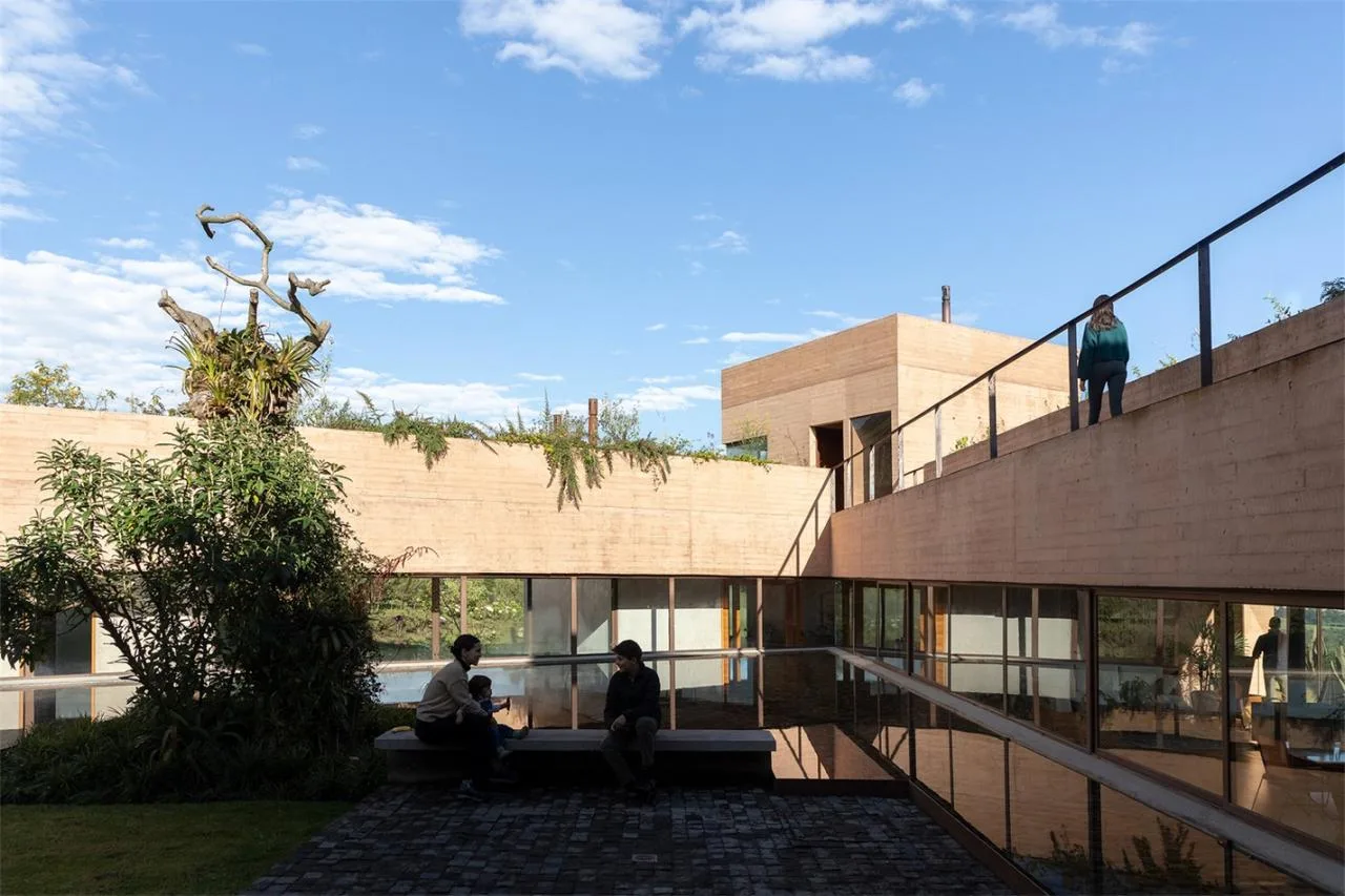 Villa design for observing landscape dynamics and experiencing natural emotions from different angles