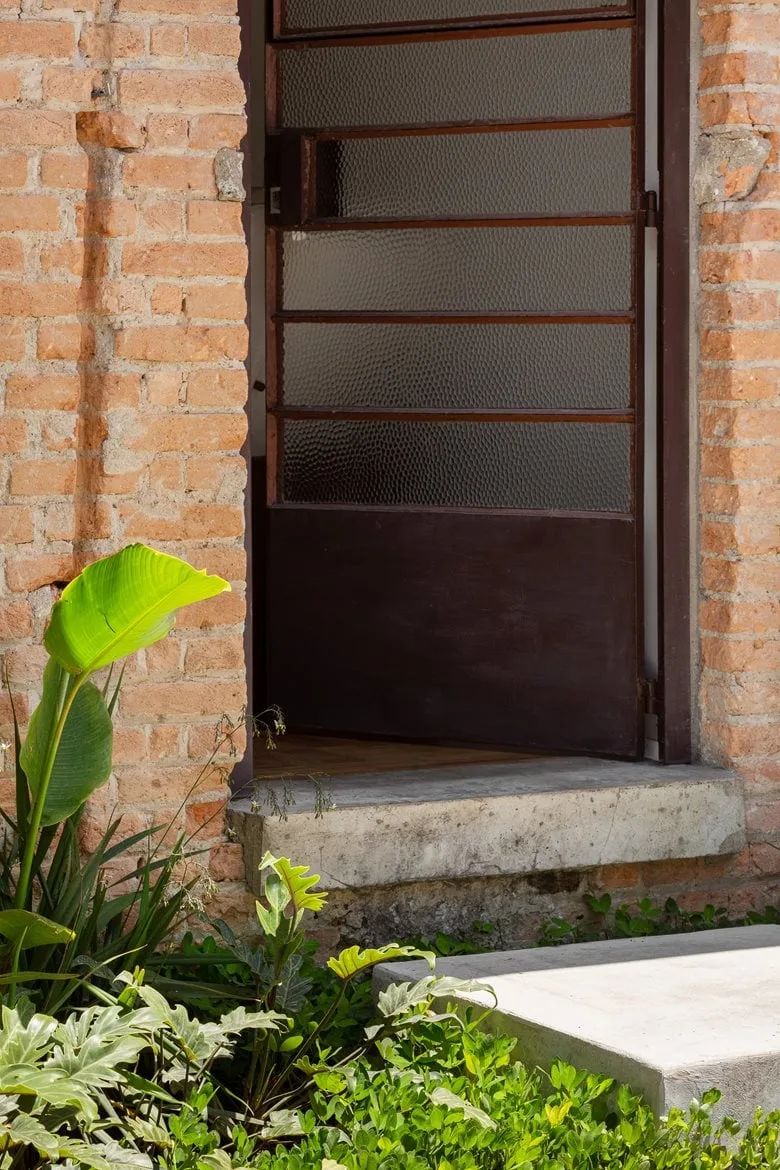 Awaken emotional memory, reshape peaceful life, and design simple and rustic villa renovation