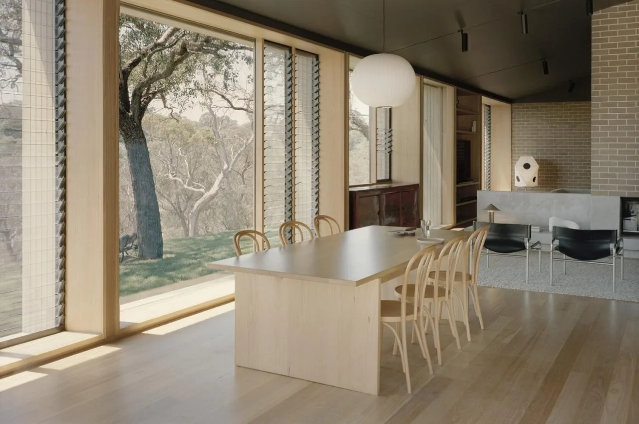 The design of the light and shadow vacation house on the slope hides endless life imagination layer by layer