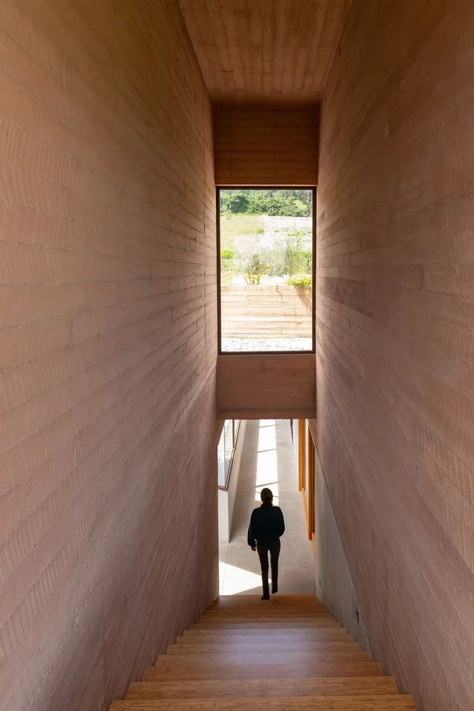 Villa design for observing landscape dynamics and experiencing natural emotions from different angles
