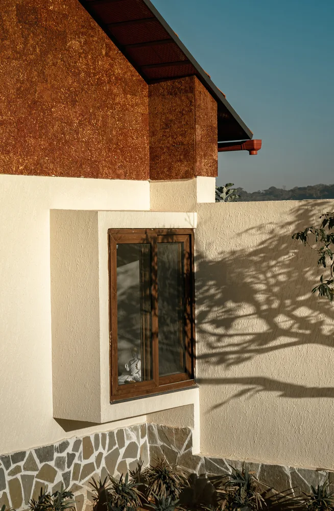 Villa design that responds to research on environmental climate materials and engages in a perfect dialogue with nature