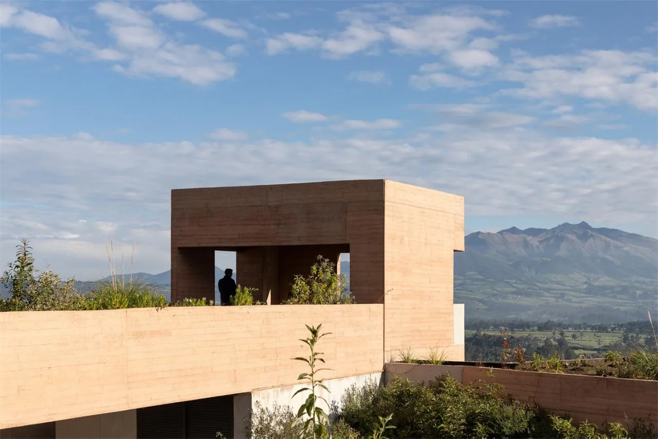 Villa design for observing landscape dynamics and experiencing natural emotions from different angles