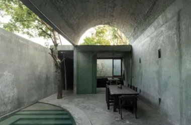 Vacation Home Designs Inspired by Natural Wells and Caves, Capturing Time Through Light and Shadow-BIM WORLD