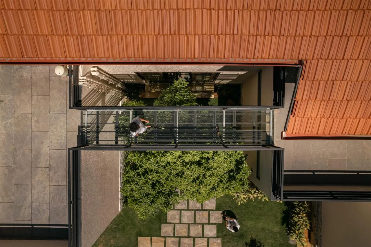 Villa design that responds to research on environmental climate materials and engages in a perfect dialogue with nature
