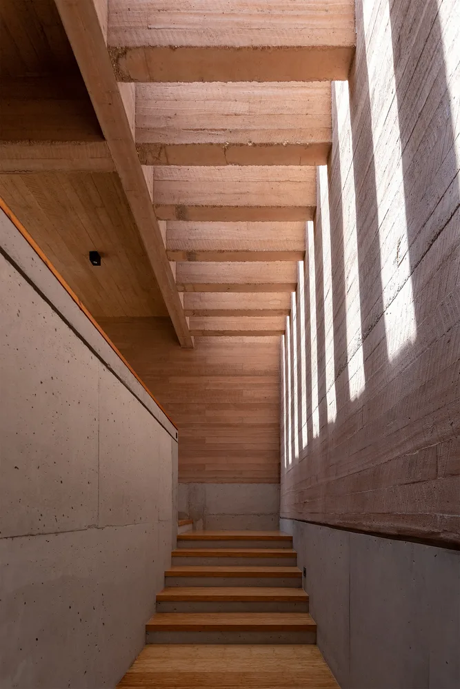 Villa design for observing landscape dynamics and experiencing natural emotions from different angles