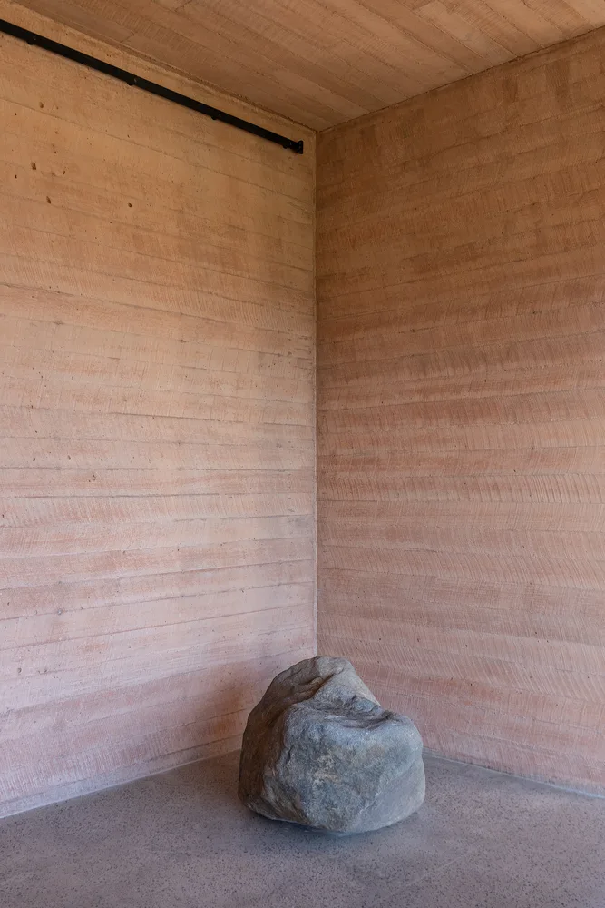 Villa design for observing landscape dynamics and experiencing natural emotions from different angles